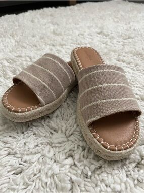 Universal Thread Beige and Cream Striped Slide Espadrille Sandals
